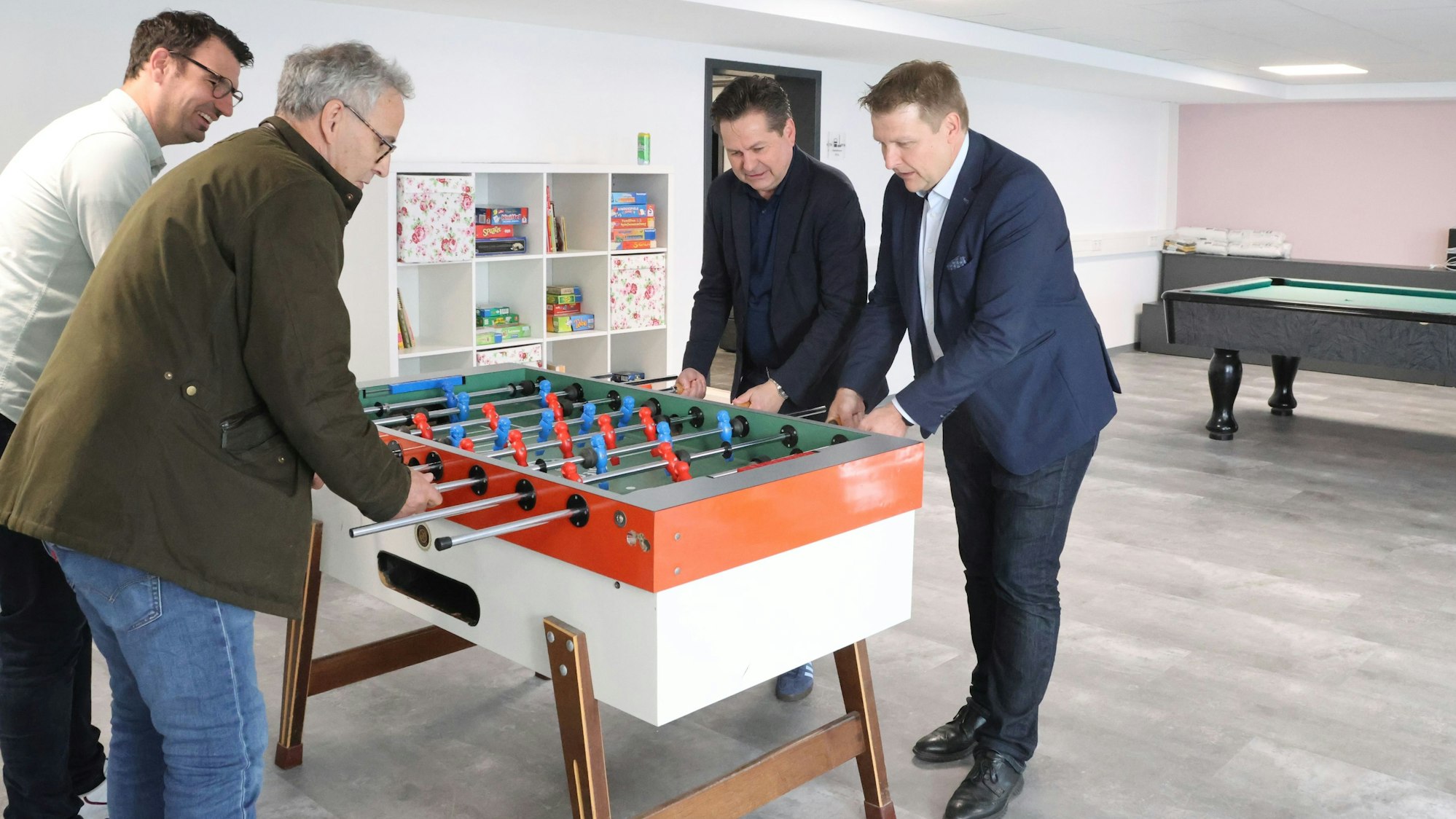 Vorbesichtigung des Stadtteilhauses in Wiehl-Drabenderhöhe.