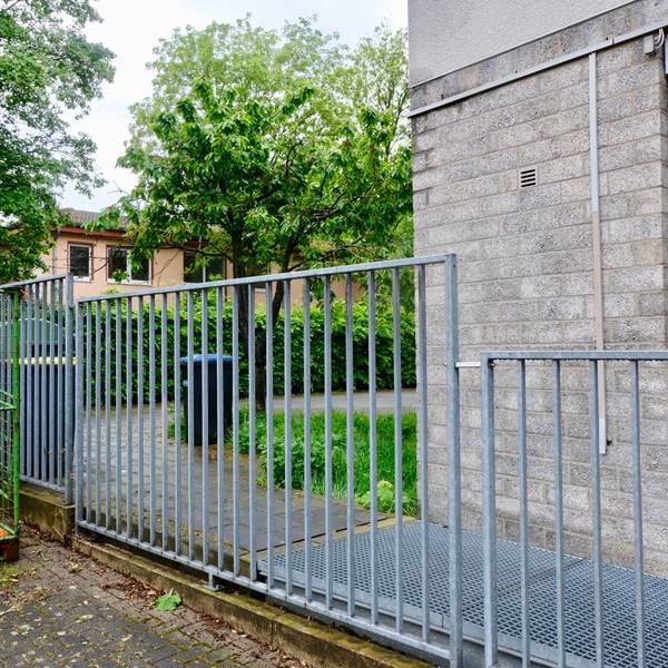 gewünschten Durchgang von der Renneberg- zur Weisshausstraße, der nicht kommen wird