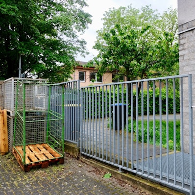 gewünschten Durchgang von der Renneberg- zur Weisshausstraße, der nicht kommen wird