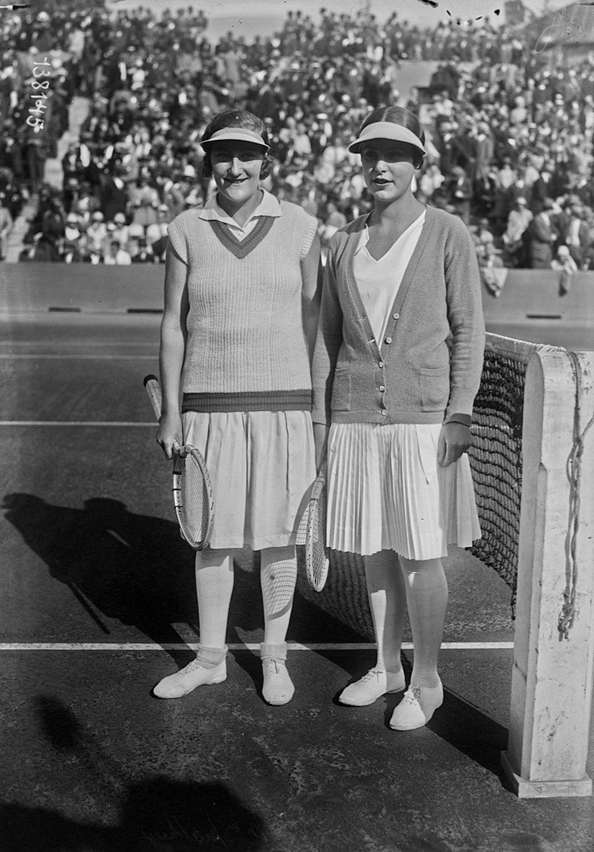 Cilly Aussem mit der Französin Simonne Mathieu.