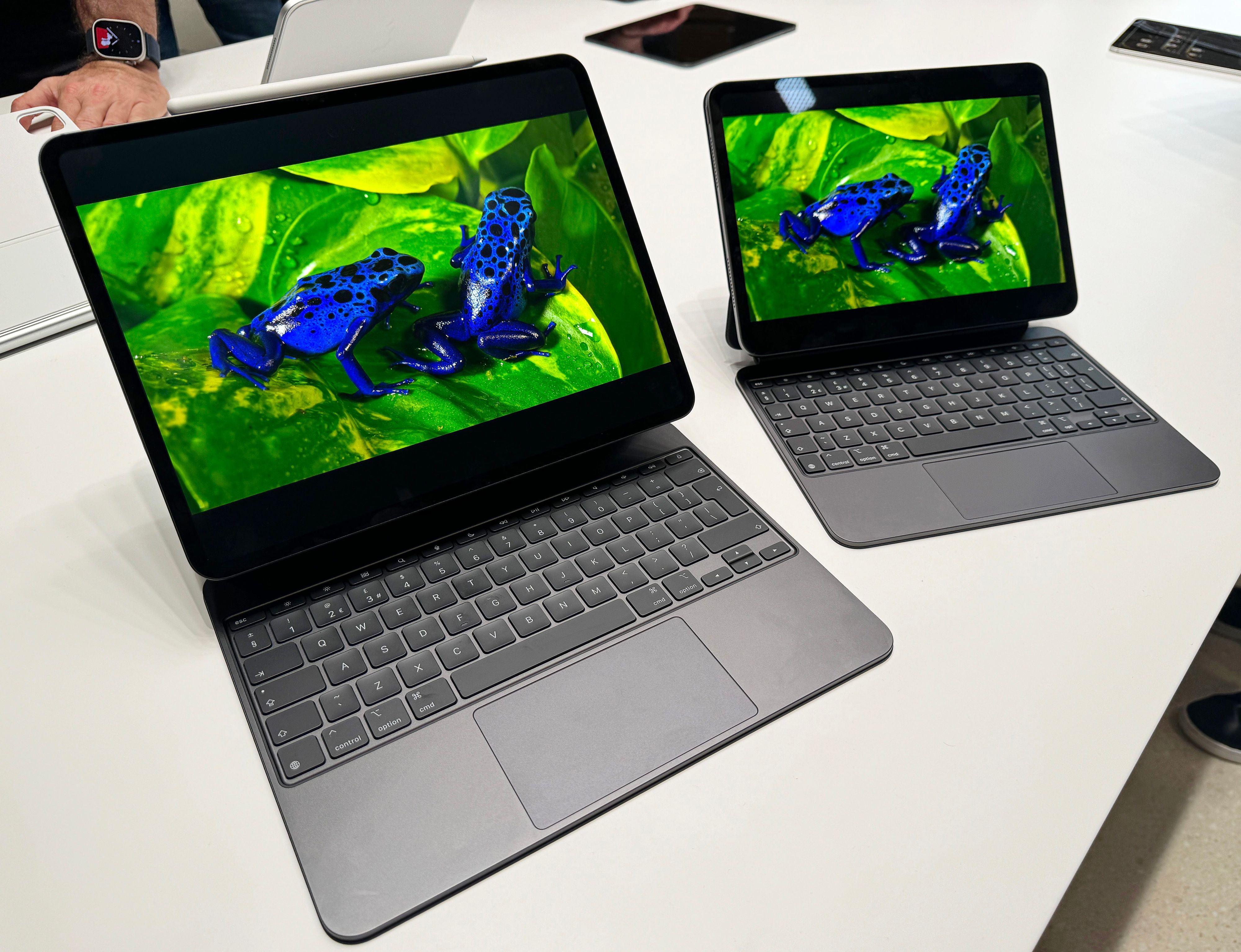 Großbritannien, London: Die neuen iPad-Pro-Modelle sind auf einem Event von Apple zu sehen.