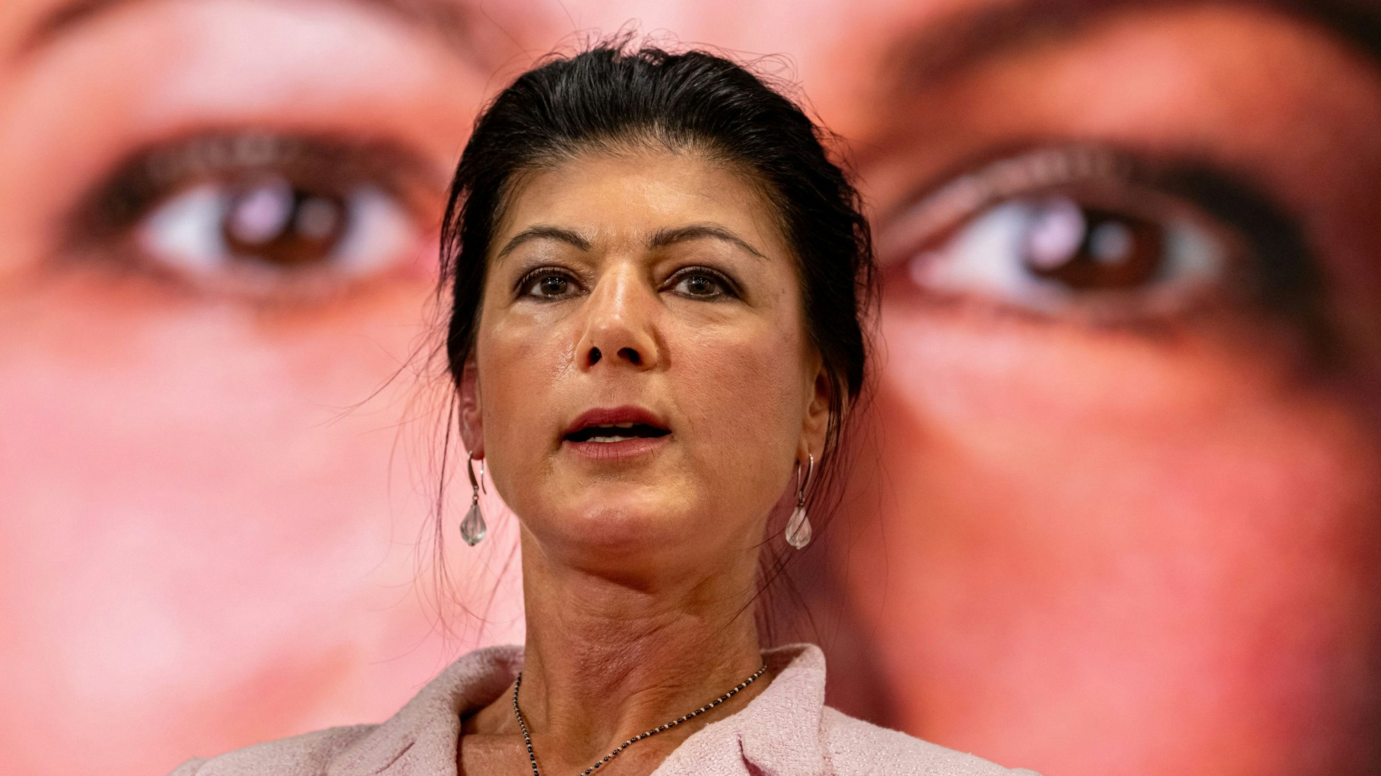 Nahaufnahme von Sahra Wagenknecht.