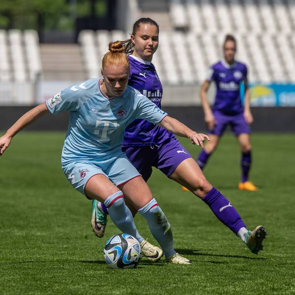SGS Essen vs. 1. FC Köln Essen, 11.05.2024 Laura Vogt 1. FC Köln, 8 und Katharina Piljic SGS Essen, 6 Google Pixel Frauen-Bundesliga 21. Spieltag: SGS Essen vs. 1. FC Köln, Stadion an der Hafenstraße am 11.05.2024. DFB / DFL REGULATIONS PROHIBIT ANY USE OF PHOTOGRAPHS AS IMAGE SEQUENCES AND/OR QUASI-VIDEO. *** SGS Essen vs 1 FC Köln Essen, 11 05 2024 Laura Vogt 1 FC Köln, 8 and Katharina Piljic SGS Essen, 6 Google Pixel Womens Bundesliga 21 Matchday SGS Essen vs 1 FC Köln, Stadion an der Hafenstraße on 11 05 2024 DFB DFL REGULATIONS PROHIBIT ANY USE OF PHOTOGRAPHS AS IMAGE SEQUENCES AND OR QUASI VIDEO Copyright: xBEAUTUFULxSports/Richterx