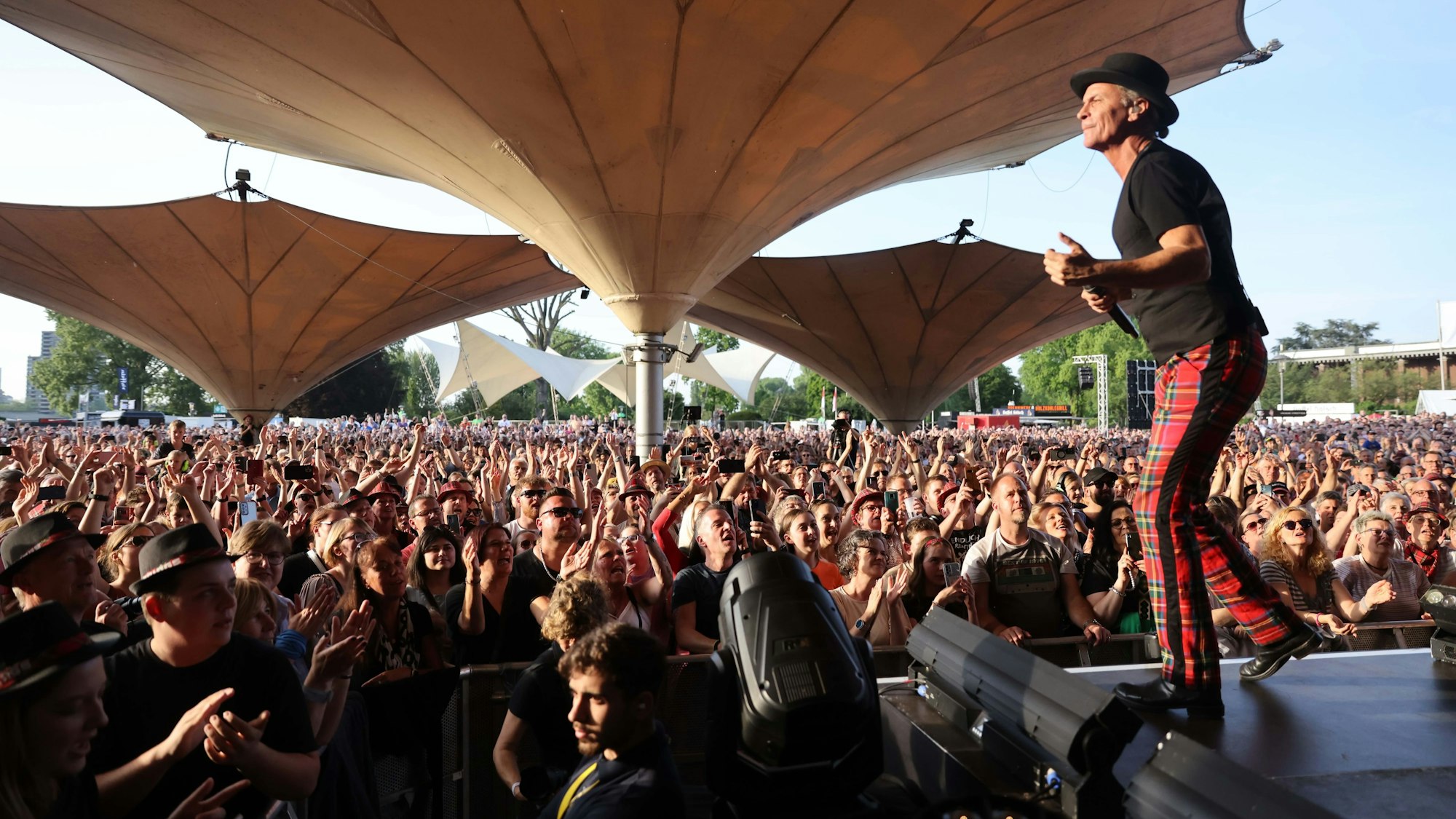 Brings hatte die Saison im Tanzbrunnen eröffnet, damals gab es keine Beschwerden über die Getränkeversorgung.