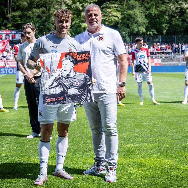3. Liga: FC Viktoria Köln - SSV Jahn Regensburg, 11.05.2024 Verabschiedung von Luca Marseiler FC Viktoria Köln, 30 Köln, 11.05.2024, 37. Spieltag der 3. Fußball-Liga, FC Viktoria Köln - SSV Jahn Regensburg im Sportpark Hoehenberg in Köln. Die DFL-Bestimmungen verbieten die Verwendung von Fotografien als Bildsequenzen und / oder Quasi-Videos. *** 3 Liga FC Viktoria Köln SSV Jahn Regensburg, 11 05 2024 Farewell to Luca Marseiler FC Viktoria Köln, 30 Cologne, 11 05 2024, 37 matchday of the 3 Football League, FC Viktoria Köln SSV Jahn Regensburg at Sportpark Hoehenberg in Cologne The DFL regulations prohibit the use of photographs as image sequences and or quasi videos Copyright: xBEAUTIFULxSPORTS/LeahxKohringx