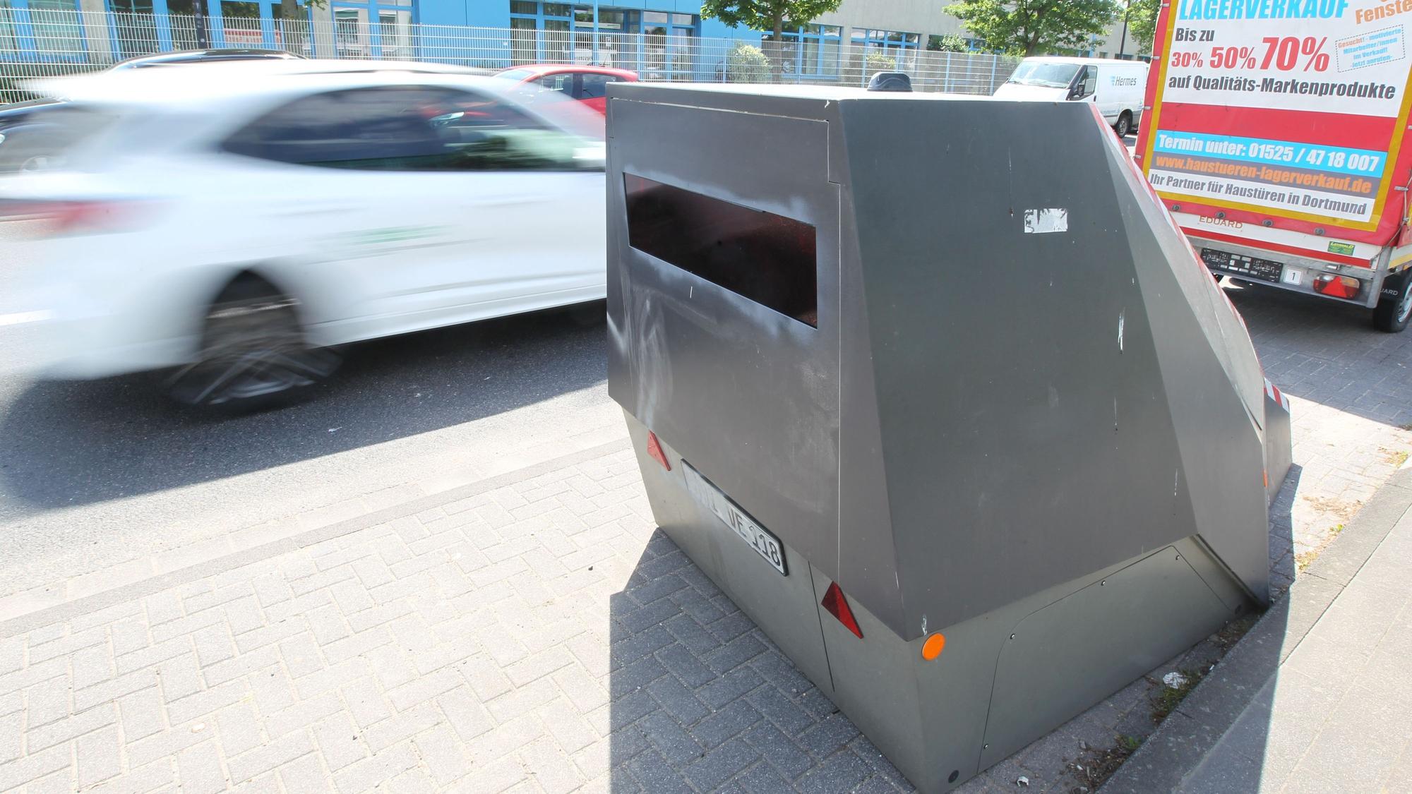 In Troisdorf steht der mobile Blitzer jede Woche woanders. Ein Vorbild für linksrheinische Kommunen.