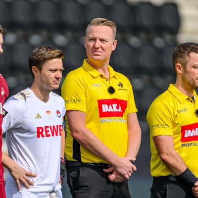 AMSTELVEEN, 29-03-2024, Wagener Stadion, Euro Hockey League FINAL8 Men 2023-24. Jean Danneberg, Mats Grambusch and Coen van Bunge during the line-up before the game Royal Leopold Club - Rot-Weiss Koln. Royal Leopold Club - Rot-Weiss Koln PUBLICATIONxNOTxINxNED x24836345x Copyright: