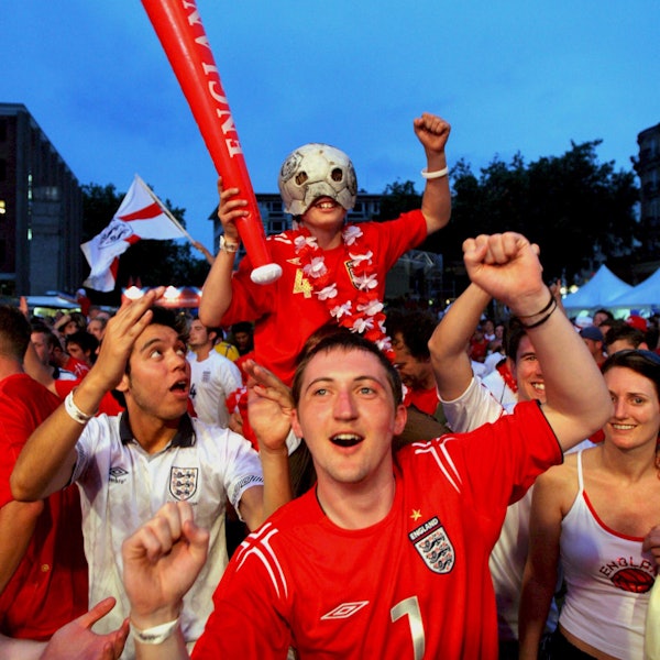 Schon bei der Fußball-WM 2006 feierten viele englische Fans in Köln.