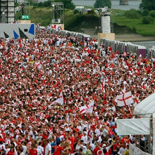 Schon bei der WM 2006 fluteten die englischen Fans Köln.