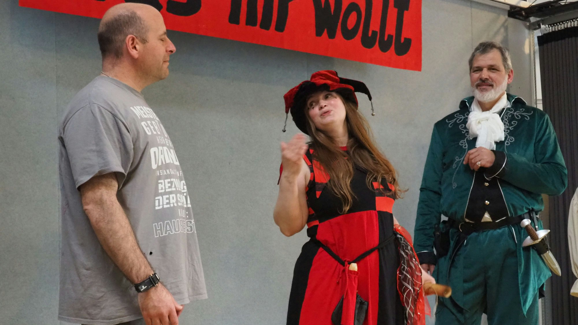 Das Bild zeigt von links Stefan Münch, Uschi Gruß und Mike Krüger.