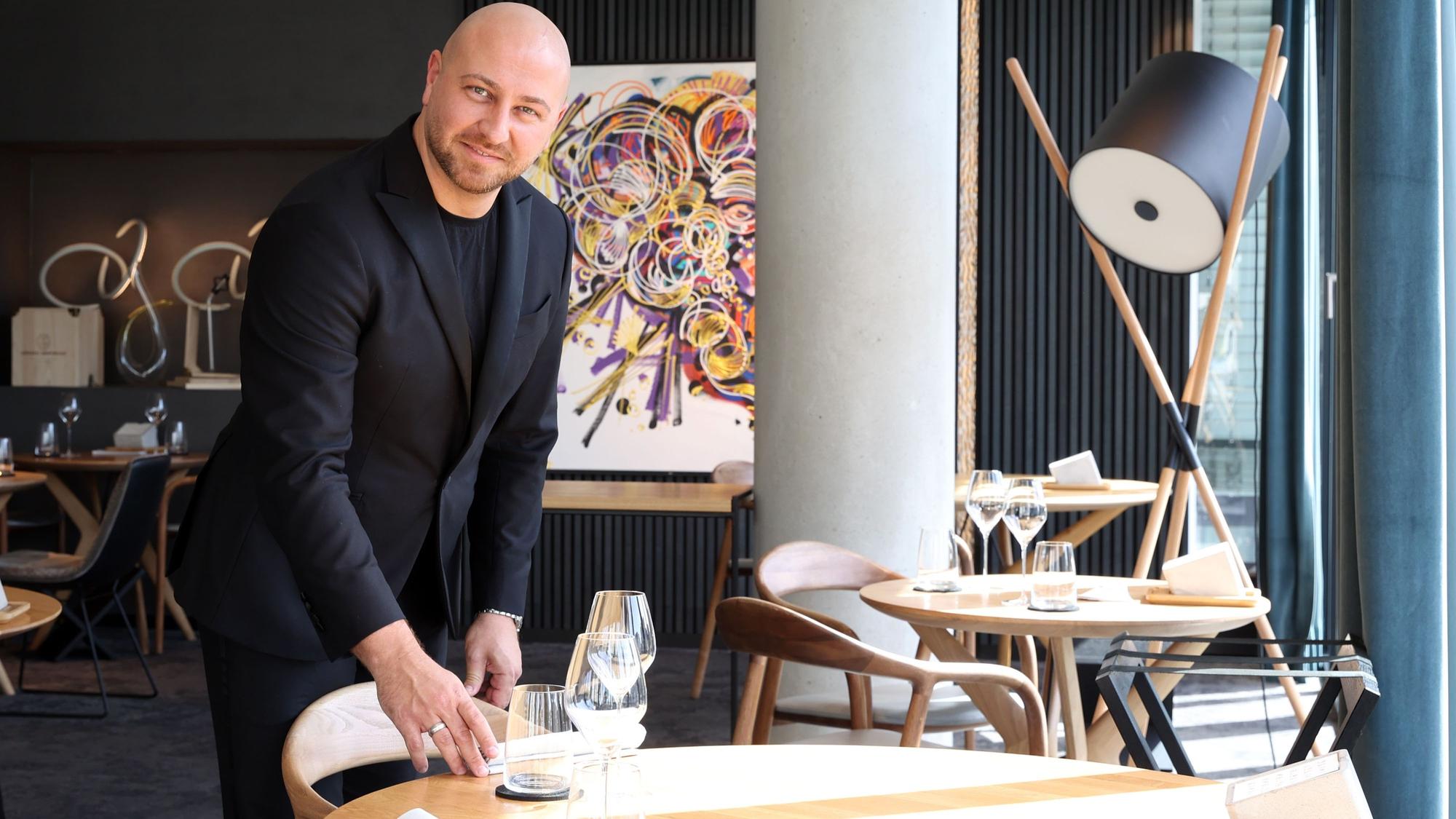 Yuriy Apelyushynskyy im Restaurant Ox & Klee