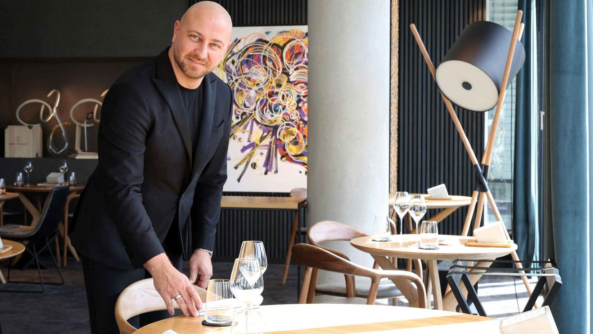 Yuriy Apelyushynskyy im Restaurant Ox & Klee