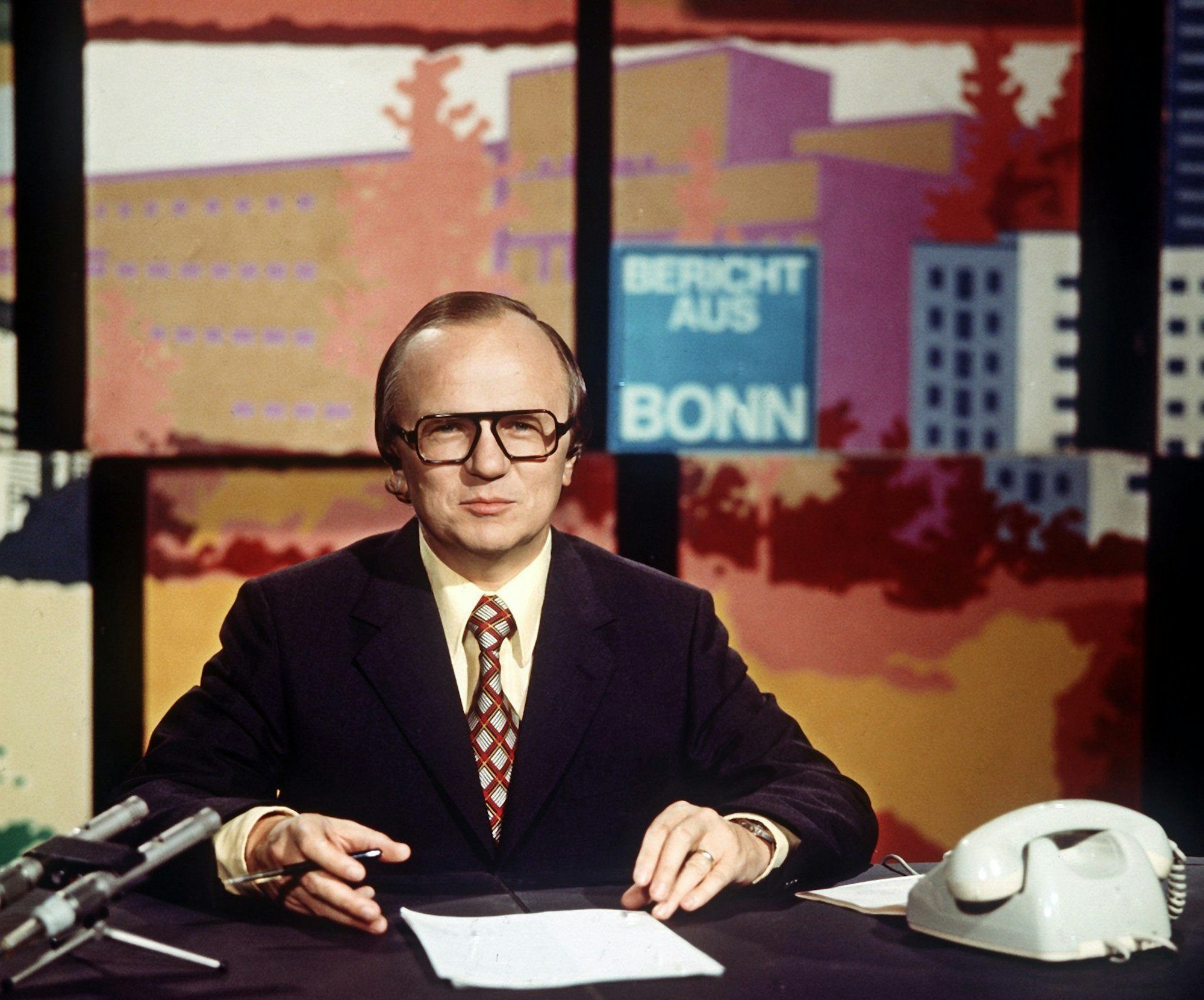 9.09.1973, Nordrhein-Westfalen, Bonn: Der Studioleiter des Westdeutschen Rundfunks (WDR), Friedrich Nowottny, aufgenommen während seiner Sendung „Bericht aus Bonn“.