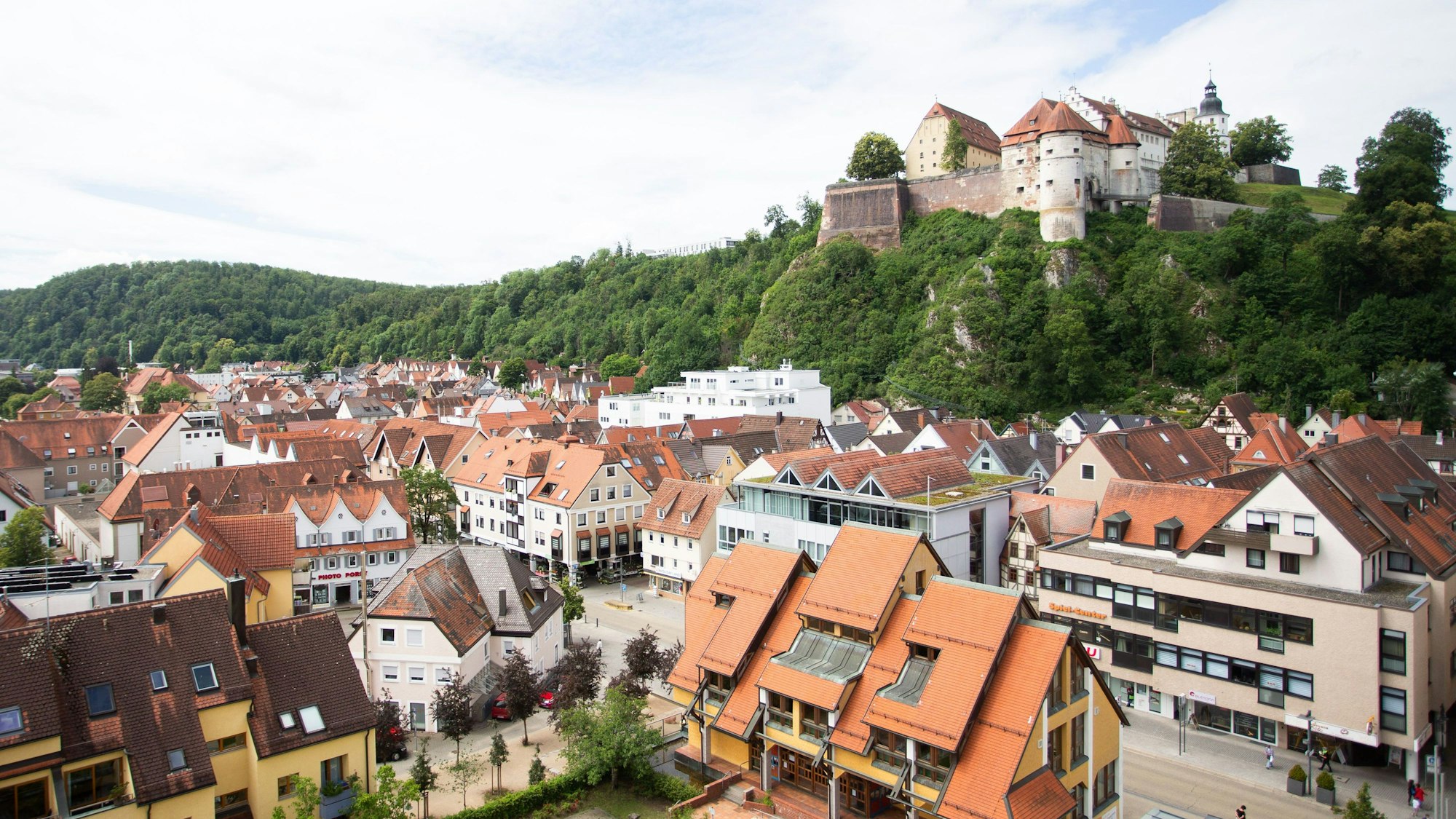 Das Wahrzeichen von Heidenheim: Schloss Hellenstein liegt 74 Meter über der Stadt.