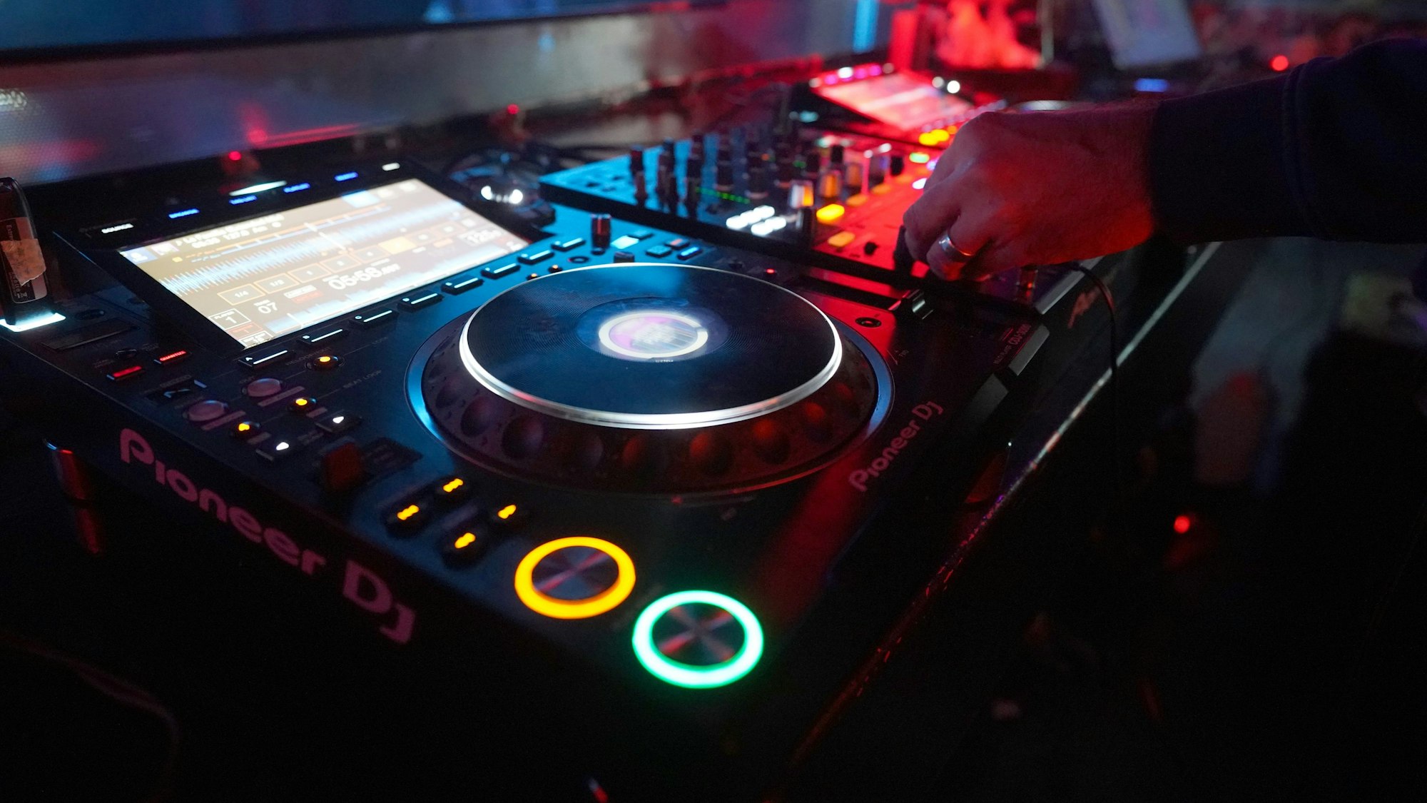 Bekannte Größen aus der DJ-Szene sollen im Club „Fi“ auftreten.