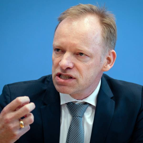 „Der Druck, Löhne zu erhöhen, wird eher noch zunehmen“, sagt Ifo-Präsident Clemens Fuest.