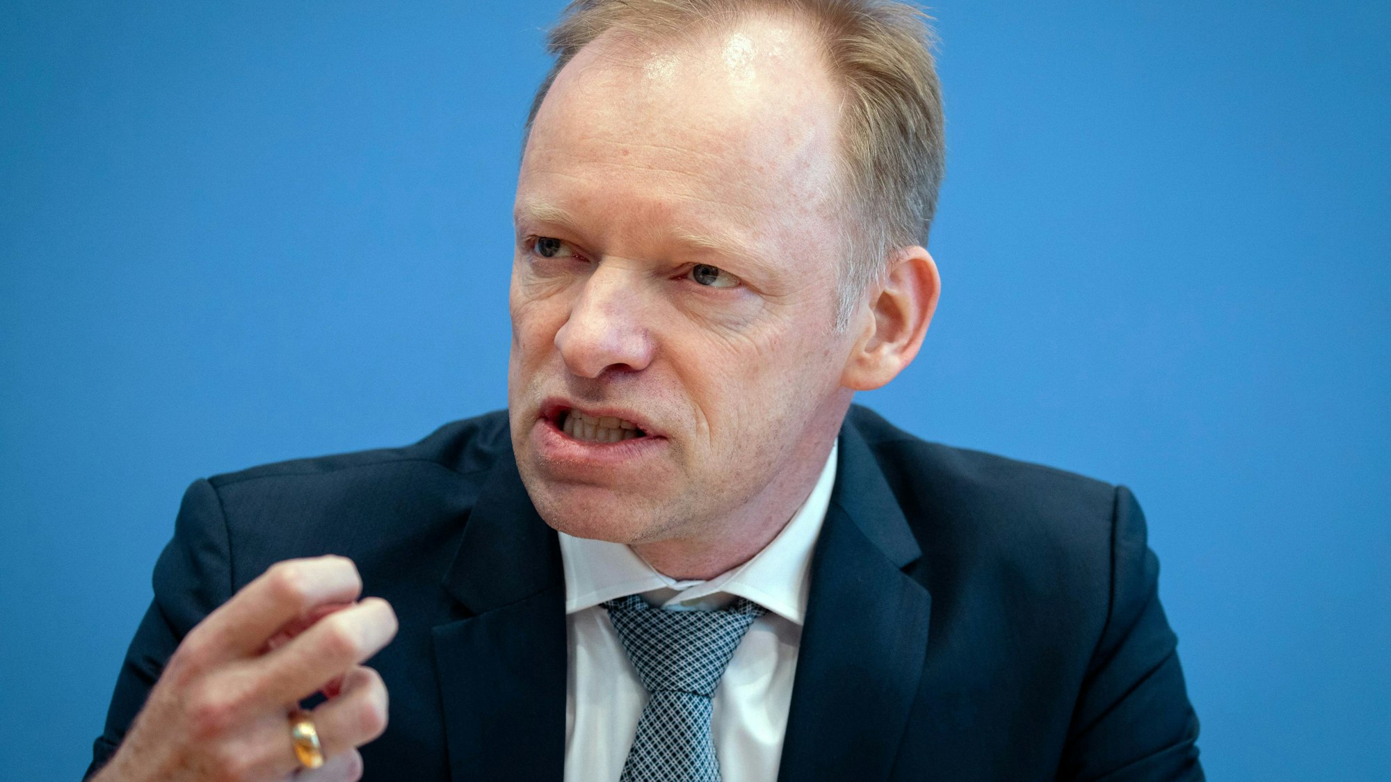 „Der Druck, Löhne zu erhöhen, wird eher noch zunehmen“, sagt Ifo-Präsident Clemens Fuest.