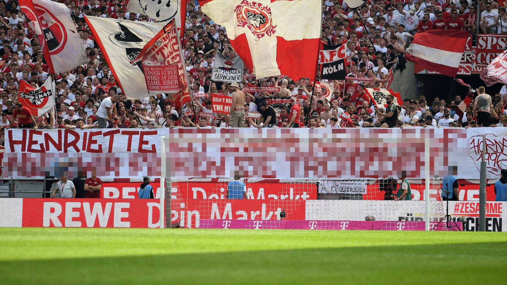 Das Transparent in der Südkurve beim Spiel gegen Union Berlin.
