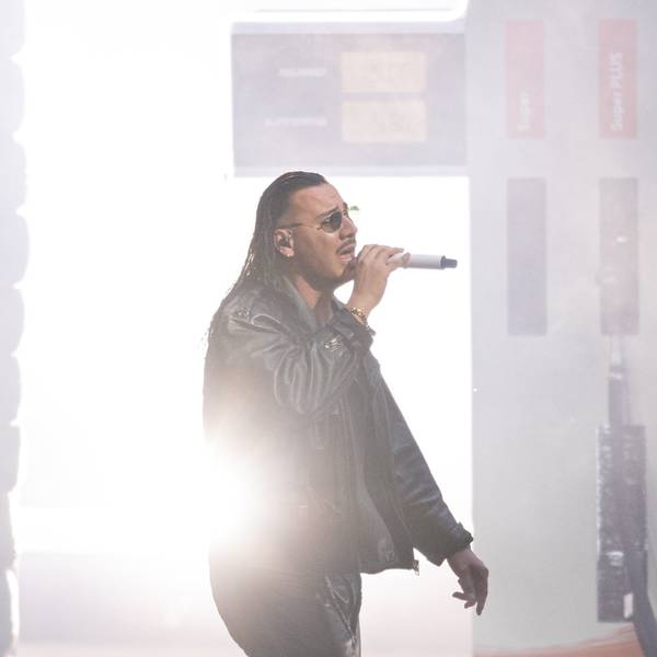Berlin: Der deutsche Rapper und Sänger Apache 207 tritt in der Waldbühne auf.