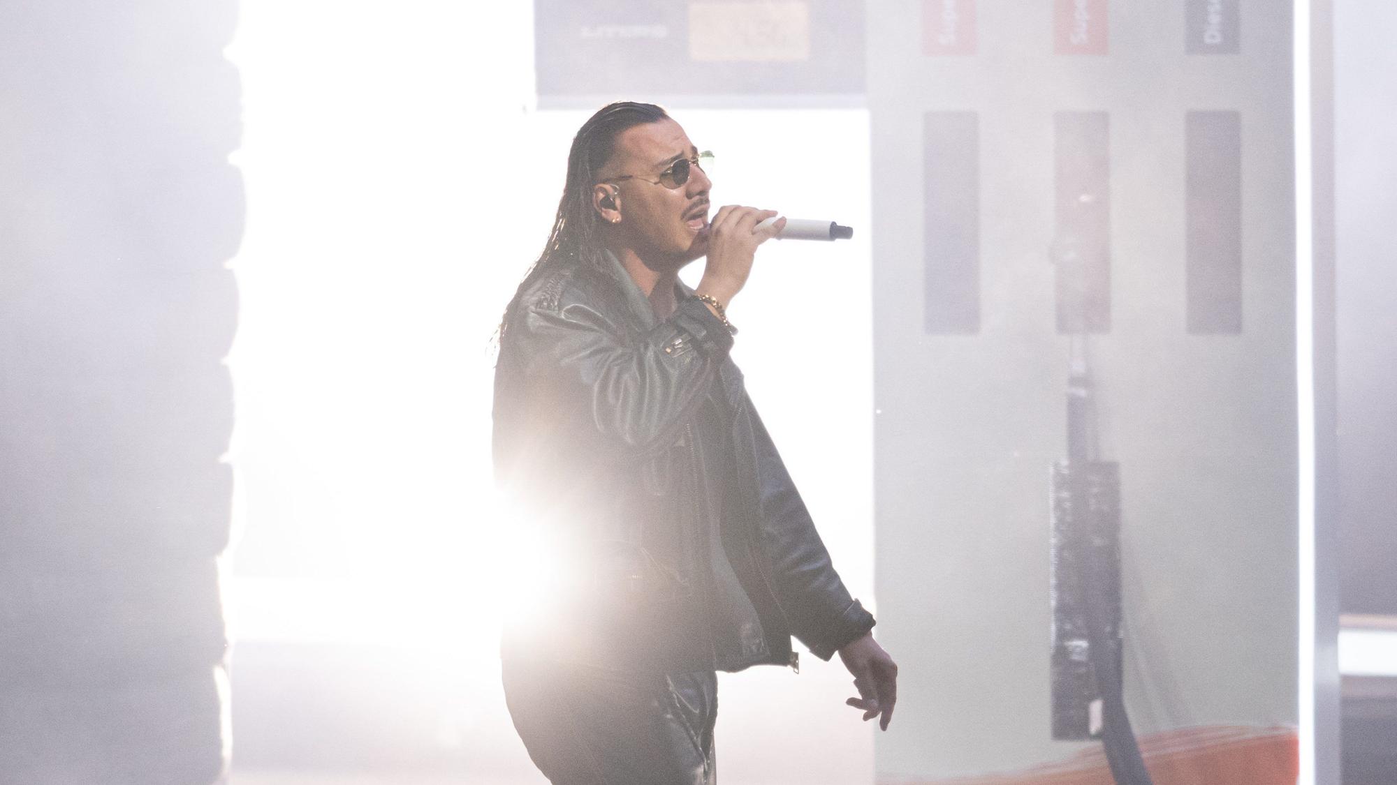 Berlin: Der deutsche Rapper und Sänger Apache 207 tritt in der Waldbühne auf.