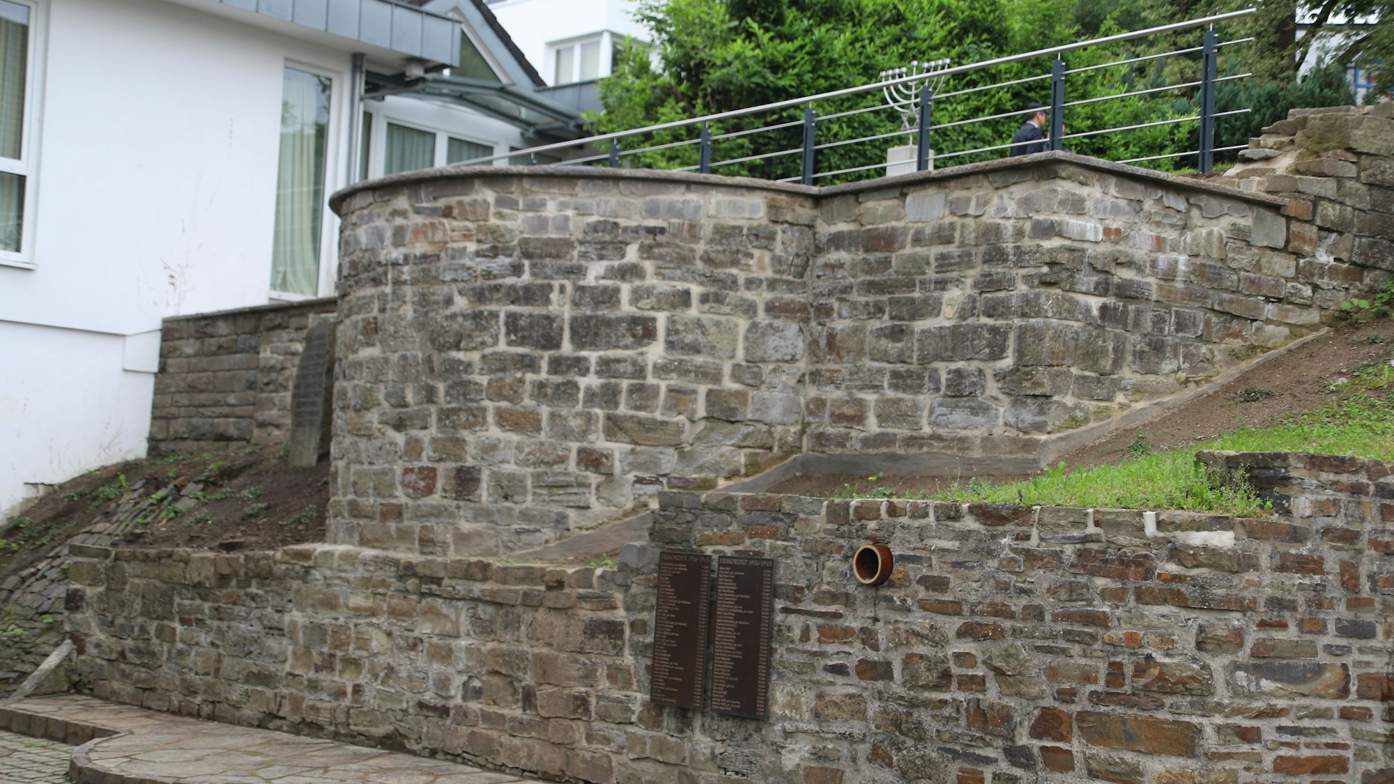 Die Fundamente der in der Reichspogromnacht zerstörten Geistinger Synagoge wurden saniert.