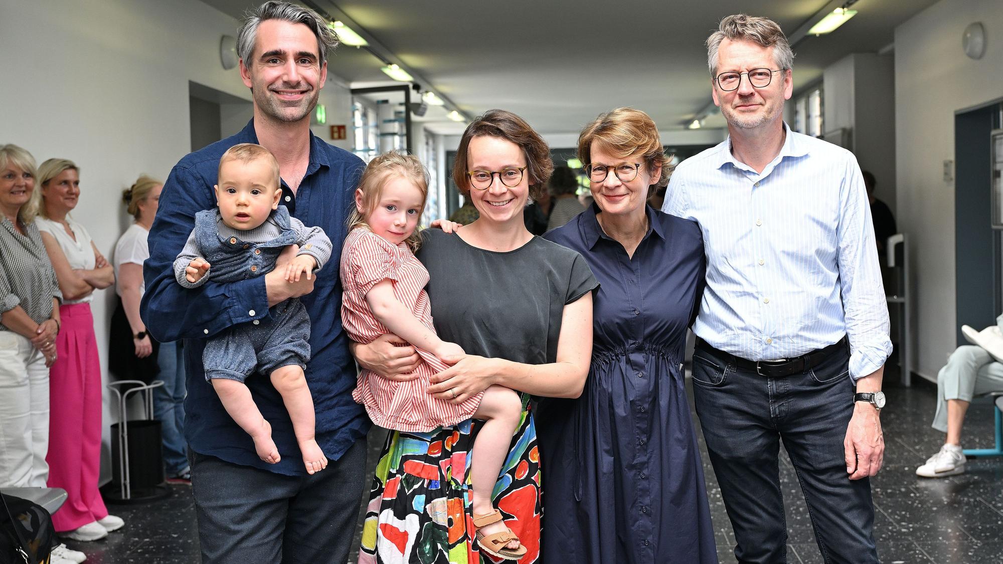 Bensberg. Amtsgericht. Abschied Amtsgerichtsdirektorin Johanna Saul-Krickeberg mit Familie.