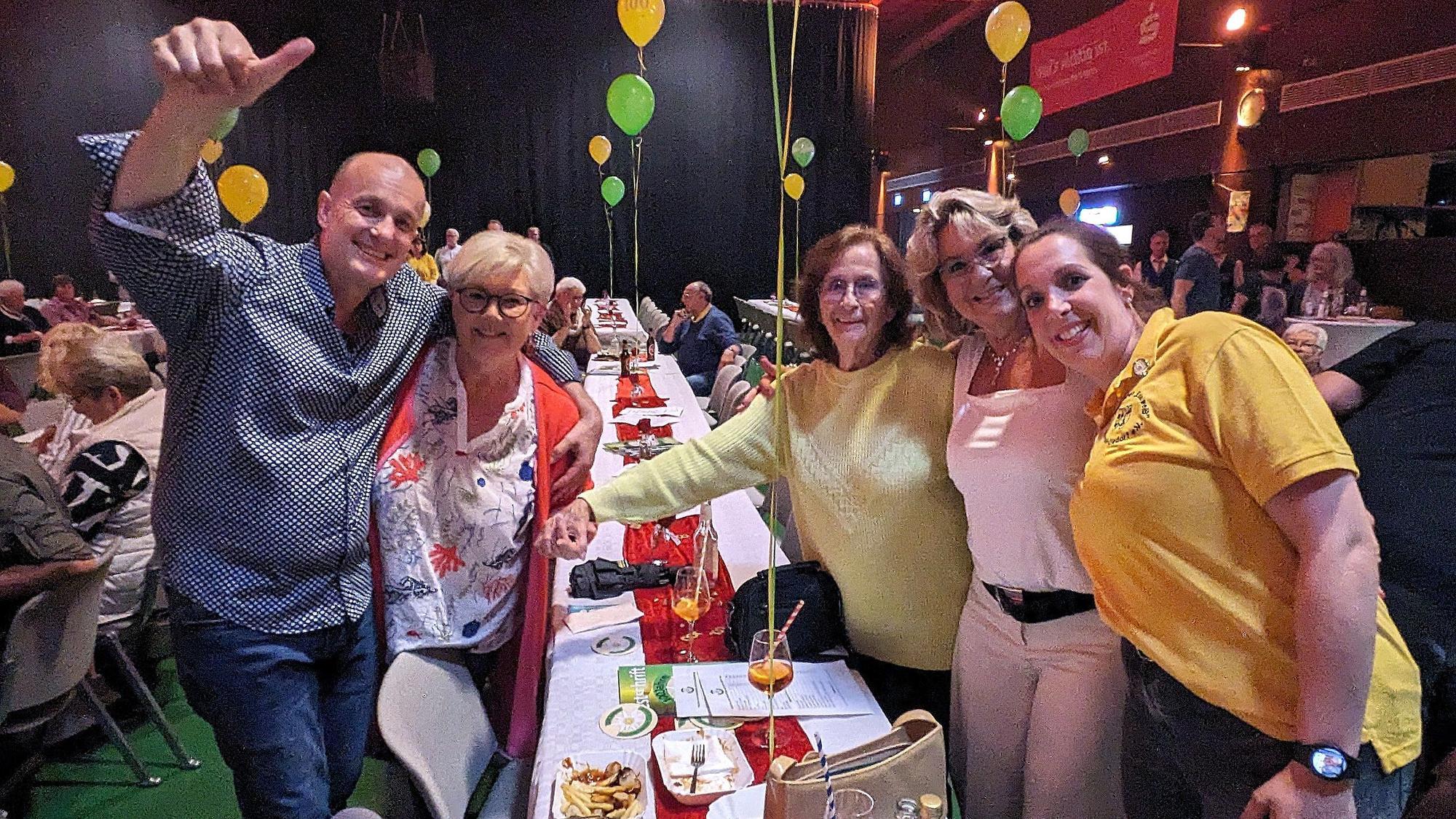 100 Jahre „Theaterverein Edelweiß“: Beste Stimmung beim Bunten Abend.