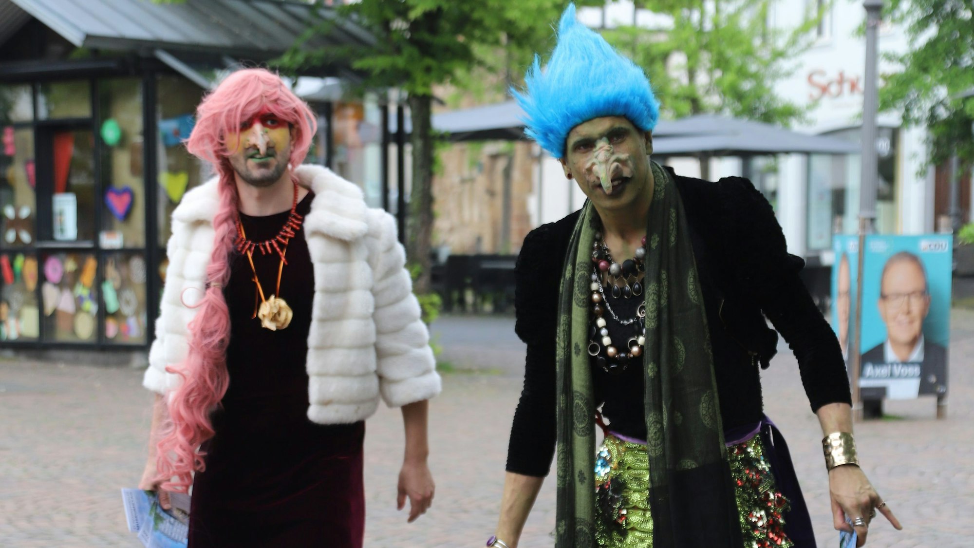 Zwei Hexen lockten die Besucherinnen und Besucher ins Siegburger Stadtmuseum zum Internationalen Museumstag.