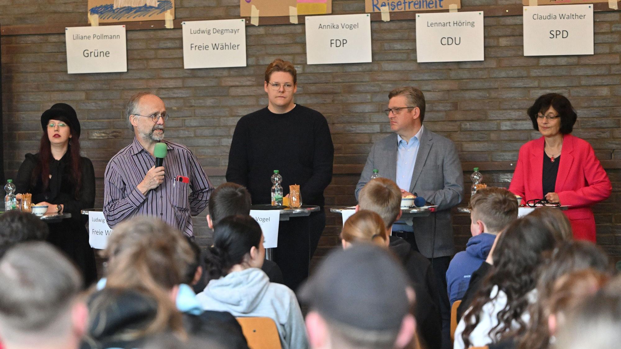 Bei der Podiumsdiskussion in der Kürtener Gesamtschule ging es um die Europawahl.