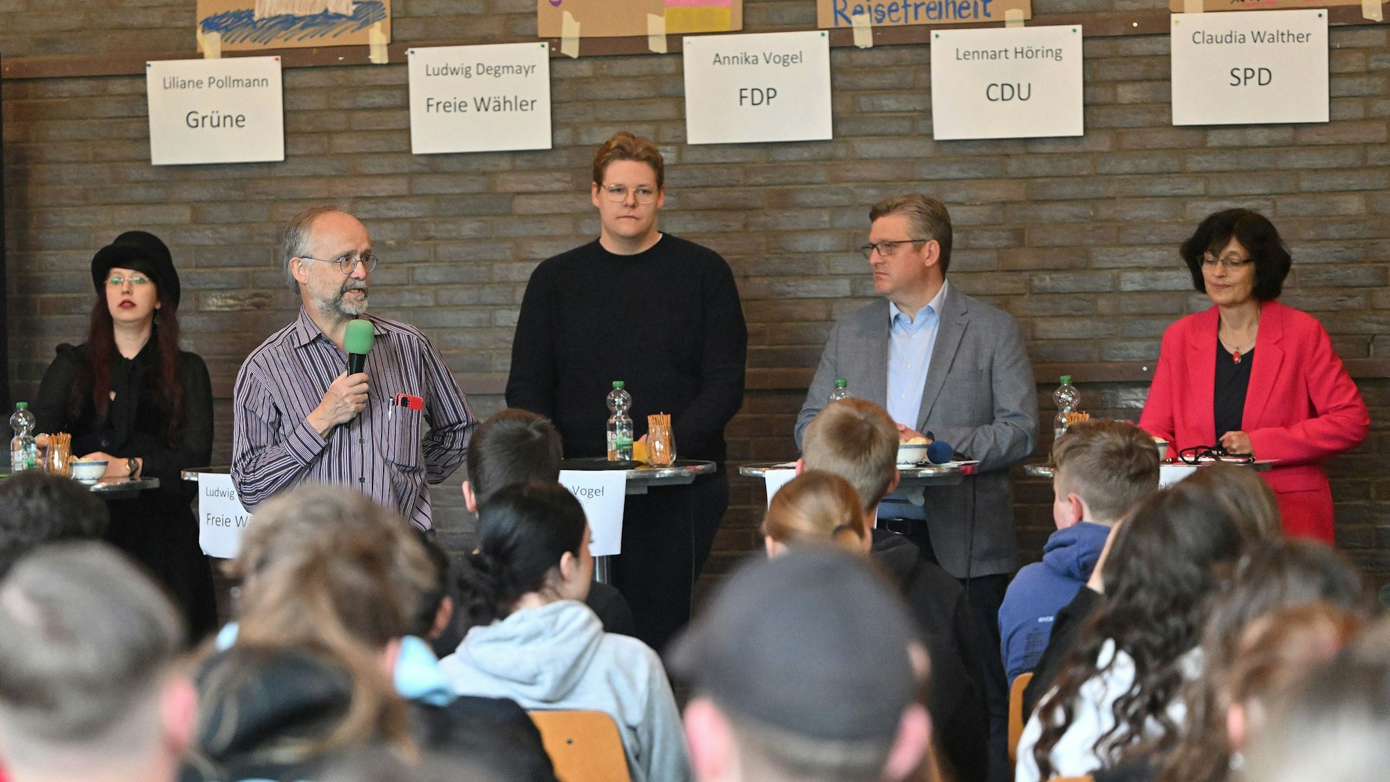 Bei der Podiumsdiskussion in der Kürtener Gesamtschule ging es um die Europawahl.