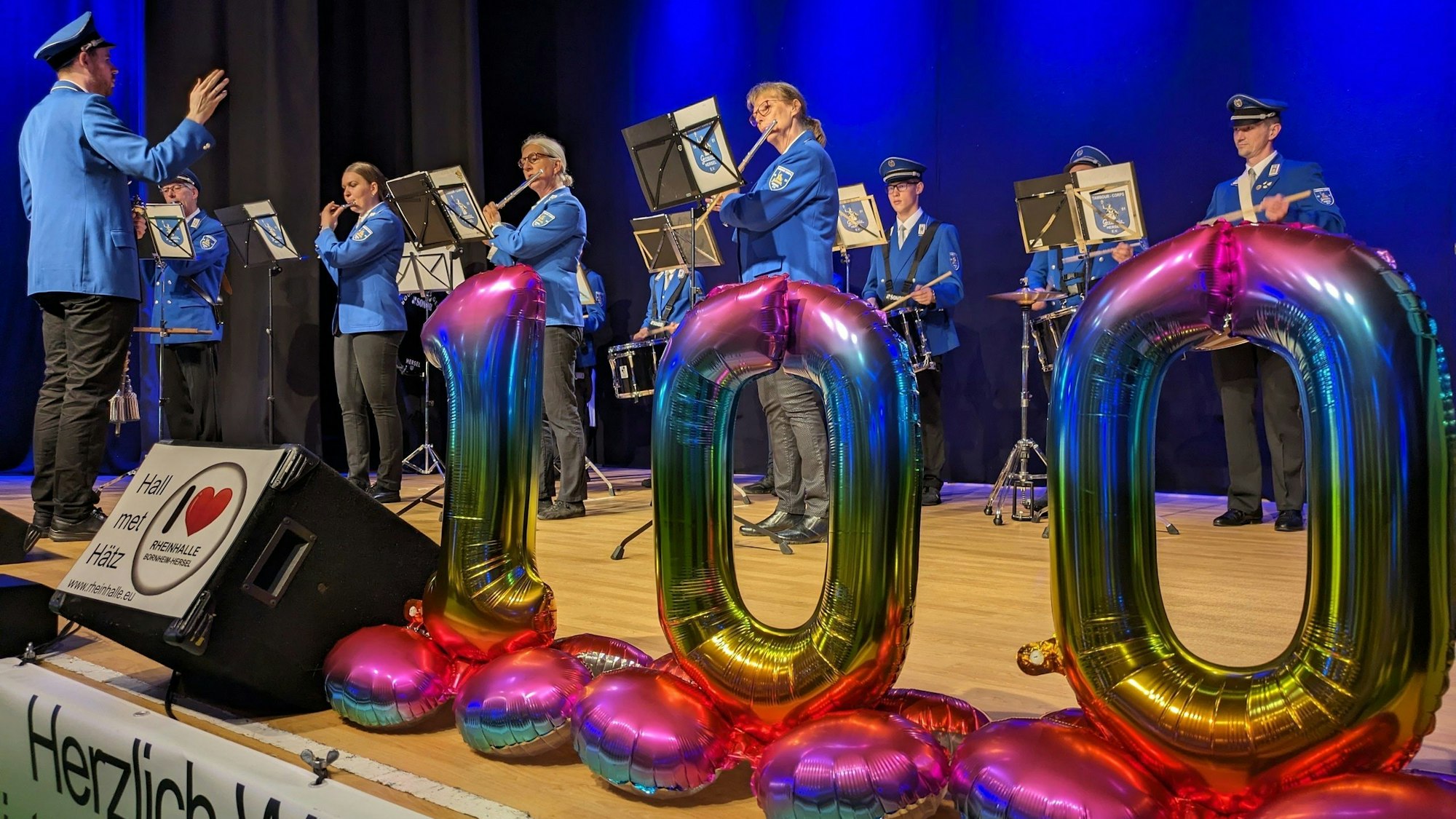 100 Jahre Theaterverein „Edelweiß“: Auftritt Tambour Corps Germania Hersel beim Bunten Abend.