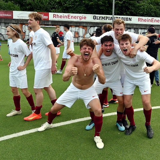 20.05.2024, Fussball-Olympia Köln i - Südwest II
Freude bei Olympia
Foto: Uli Herhaus