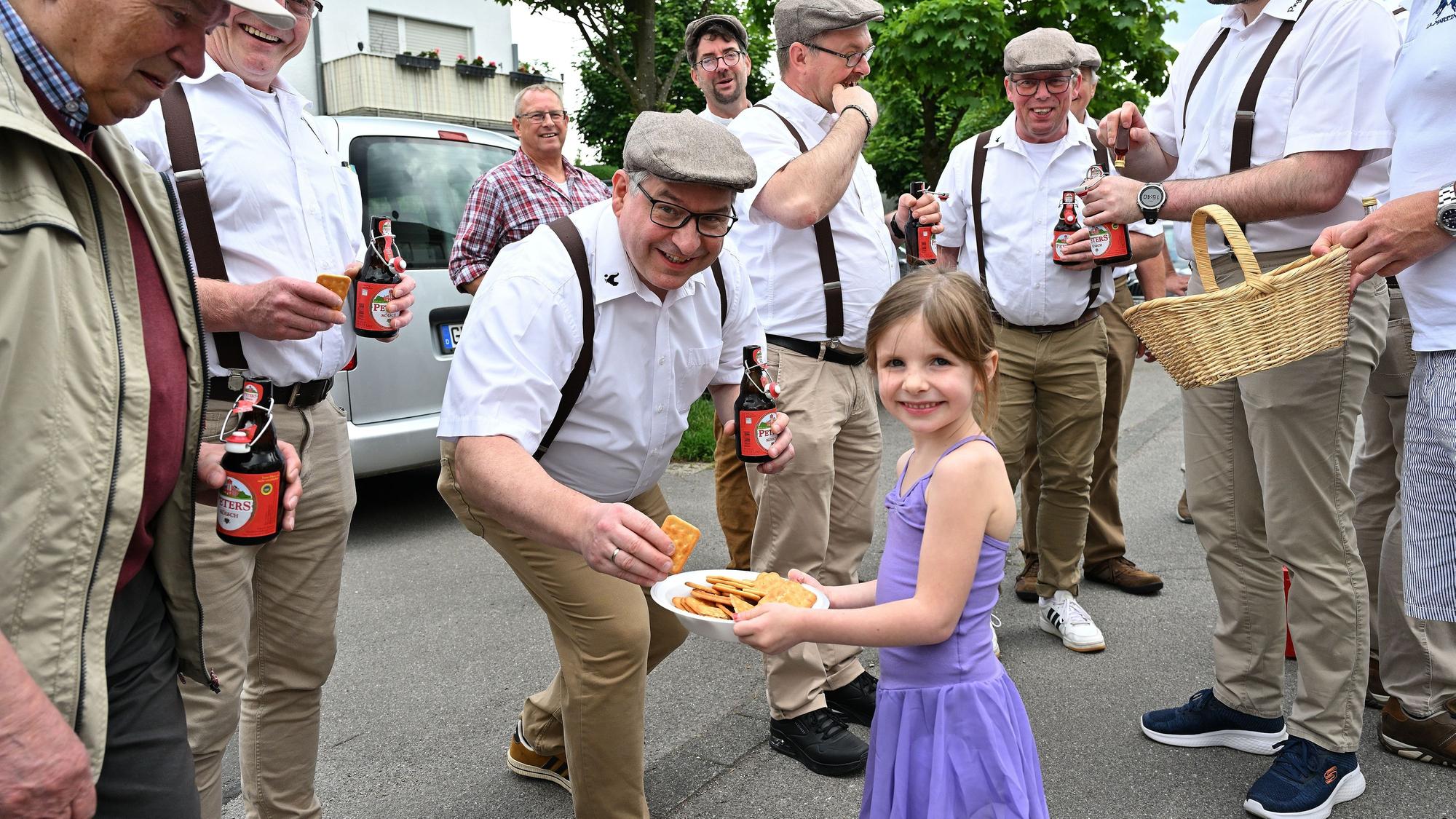 Pingseiersingen macht den Sängern und Eierspendern jedes Jahr viel Freude.