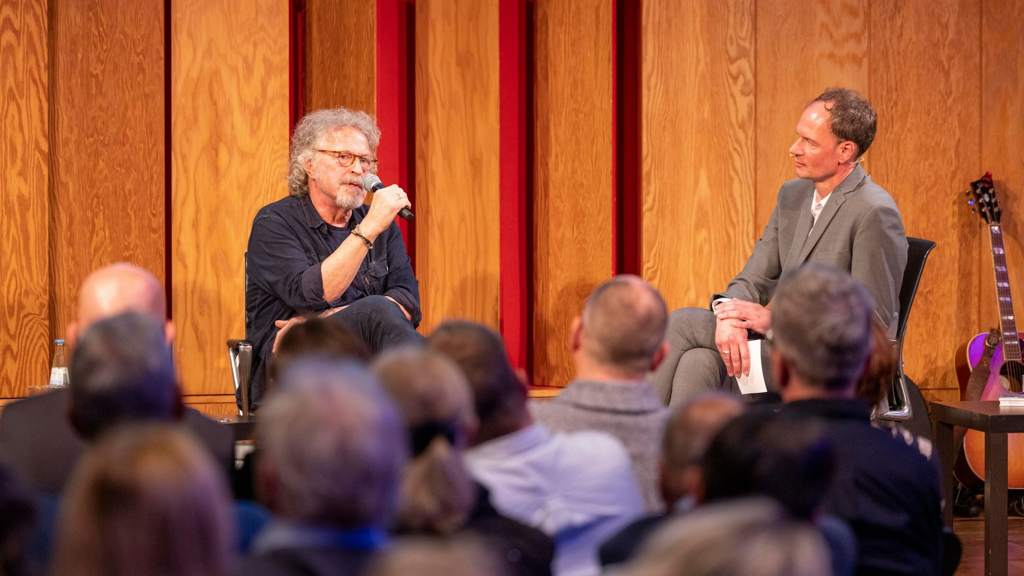 Vielleicht etwas altersmilde, aber auf keinen Fall angepasst zeigte sich Wolfgang Niedecken im Gespräch mit Lokalchef Jens Meifert.Thomas Banneyer