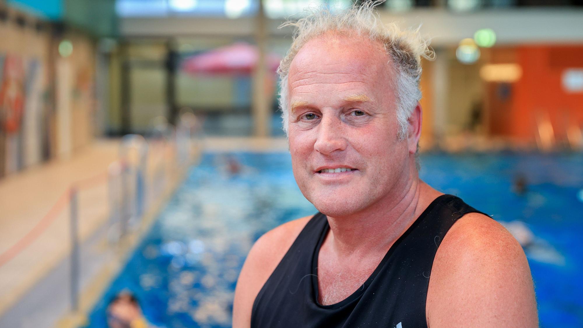 Marco Gödde ist Schwimmlehrer. Porträt im Höhenbergbad.