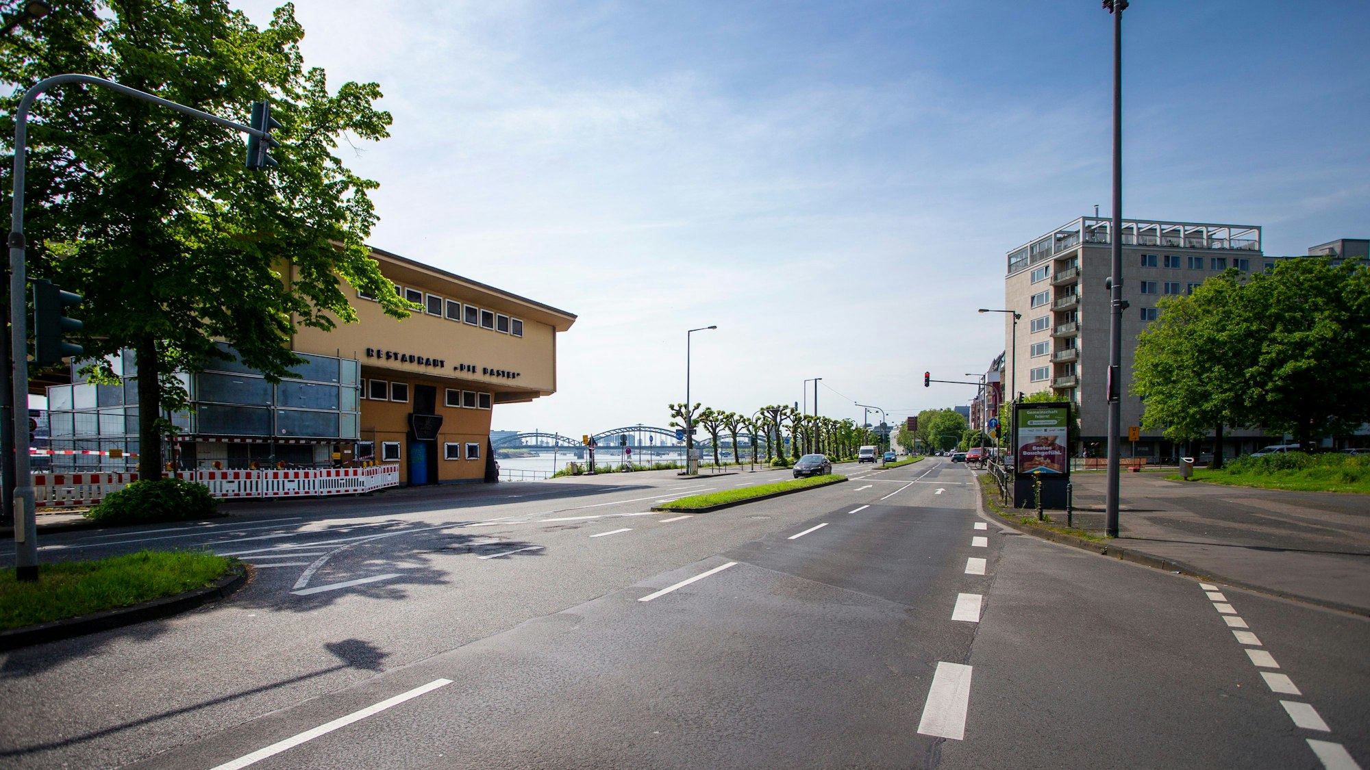 Das Konrad-Adenauer-Ufer wird zur Public-Viewing-Arena.