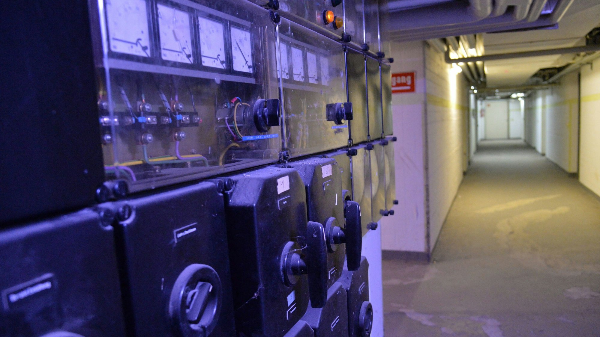 Notfallkrankenhaus Bensberg unter der Johannes Gutenberg Realschule, Foto von 2015