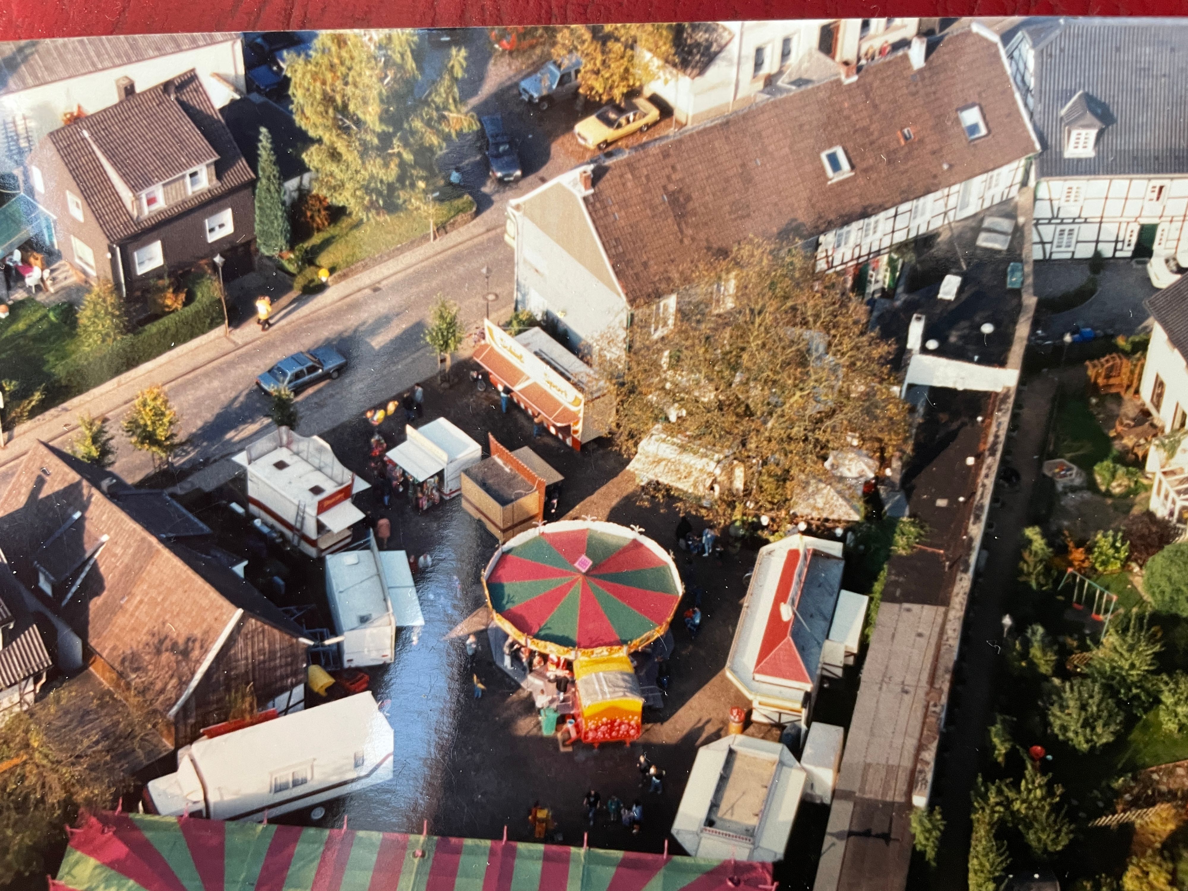 Früher fand die Reisbreikirmes auf dem Parkplatz an der Alten Post statt.