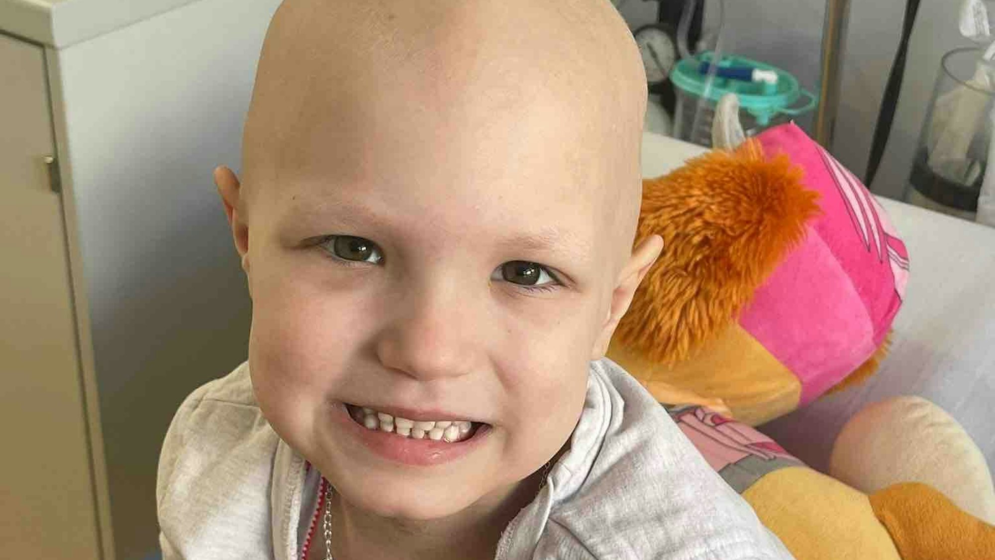 Auf dem Foto ist das krebskranke Mädchen Emily zu sehen.