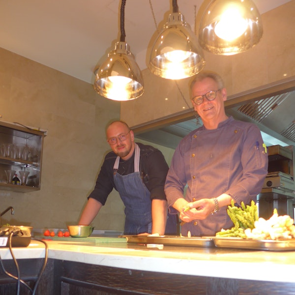 Patrick Oertel (r.) und David Guckel leiten die Küche des Restaurants Ambiente im Euskirchener Parkhotel.