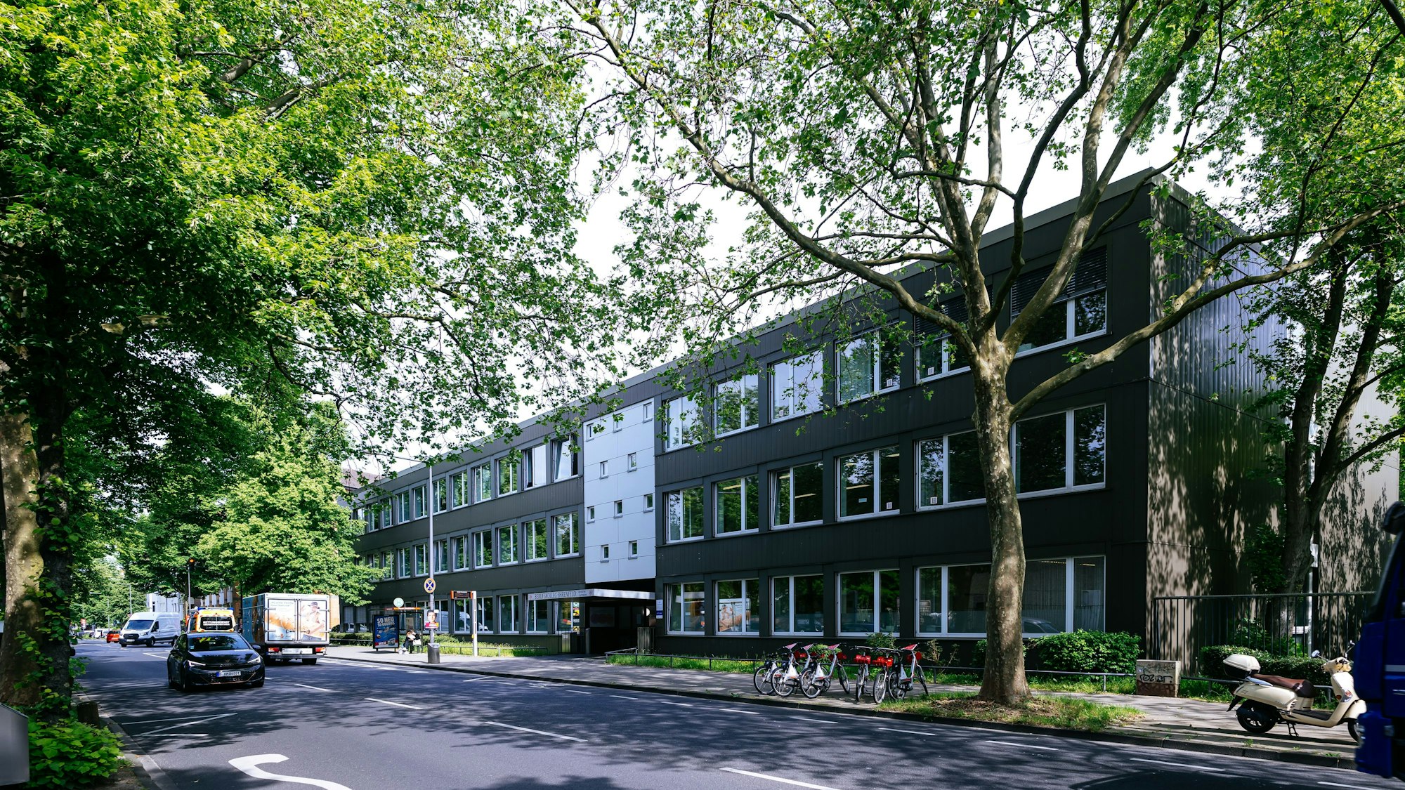 Eines von 17: Das Berufskolleg Ehrenfeld. Die Kollegs sind nach den Grundschulen die zweitgrößte Schulform in Köln.