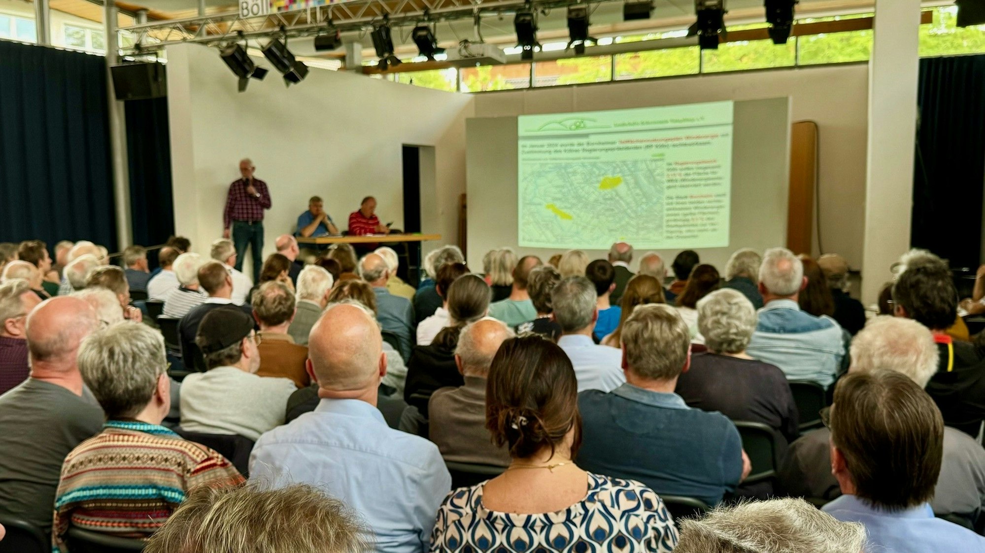 Bornheim-Merten LSV Windkraft
Dr. Michael Pacyna am Mikro
jr