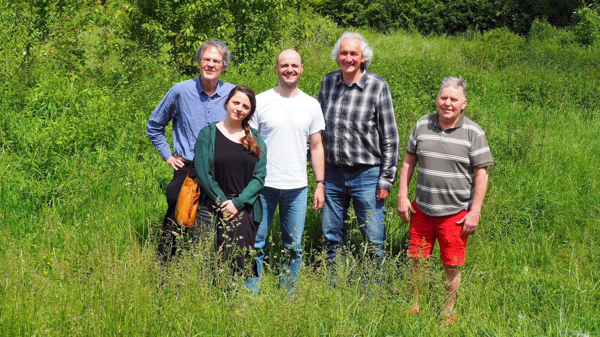 Wolfgang Kiehle, Sonja Franke, Milan Zurmühlen vom Aufsichtsrat der Mietergenossenschaft, Ralf Leppin und Georg Brombach hoffen, dass der Bau der Sozialwohnungen 2025 starten kann.