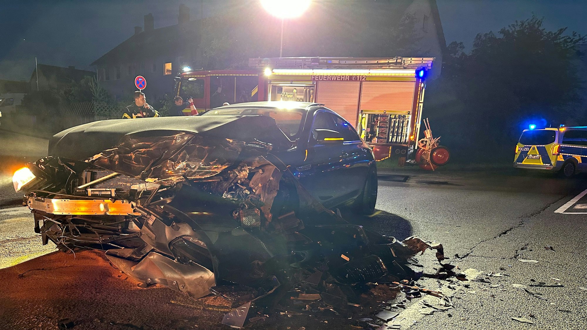 Bei dem Unfall in Friedrich-Wilhelms-Hütte wurden insgesamt sechs Personen verletzt.