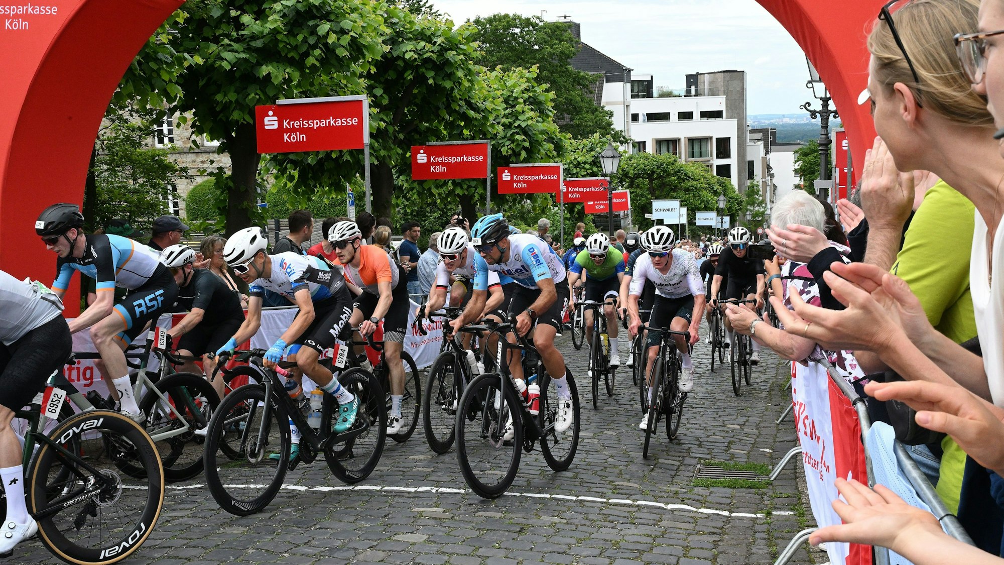 Bensberg. Schlosshotel. Radrennen Rund um Köln