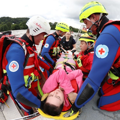 Volle Konzentration war von den Einsatzkräften der Wasserwacht gefragt.