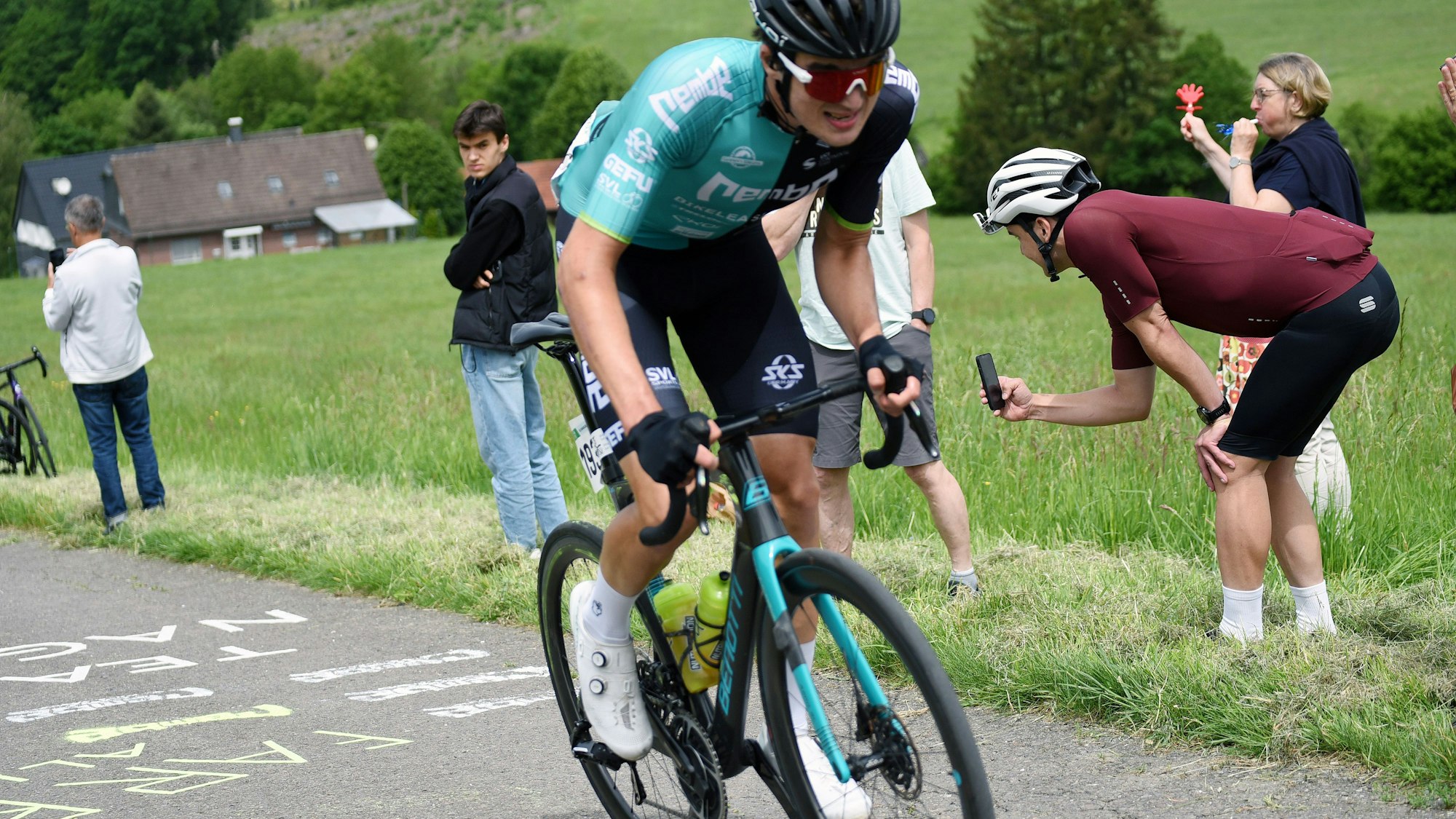 Julian Borresch beim Radrennen „Rund um Köln“.
