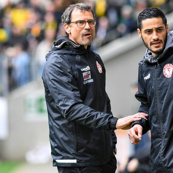 v.li.: Matthias Mink Cheftrainer Fortuna Köln, Hamdi Dahmani Co-Trainer Fortuna Köln diskutieren, im Gespräch, Aktion, Action, Spielszene, 30.03.2024, Aachen Deutschland, Fussball, Regionalliga West, Alemannia Aachen - Fortuna Köln *** from left Matthias Mink head coach Fortuna Köln , Hamdi Dahmani co-coach Fortuna Köln discuss, in conversation, action, action scene, 30 03 2024, Aachen Germany , Football, Regionalliga West, Alemannia Aachen Fortuna Köln xmhx