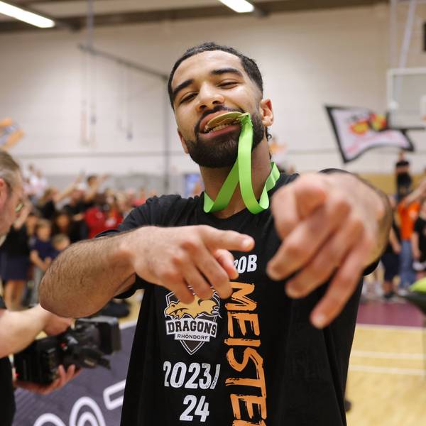 Die Dragons Rhöndorf um Tyreese Blunt holen zwar die Meisterschaft, doch ein Aufstieg bleibt ihnen verwehrt.