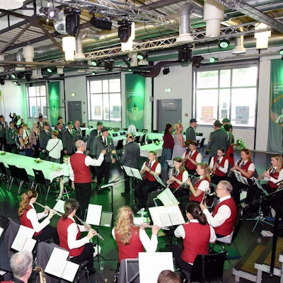 In der Alten Drahtzieherei spielt der Musikverein Wipperfürth zum Schützenfest.